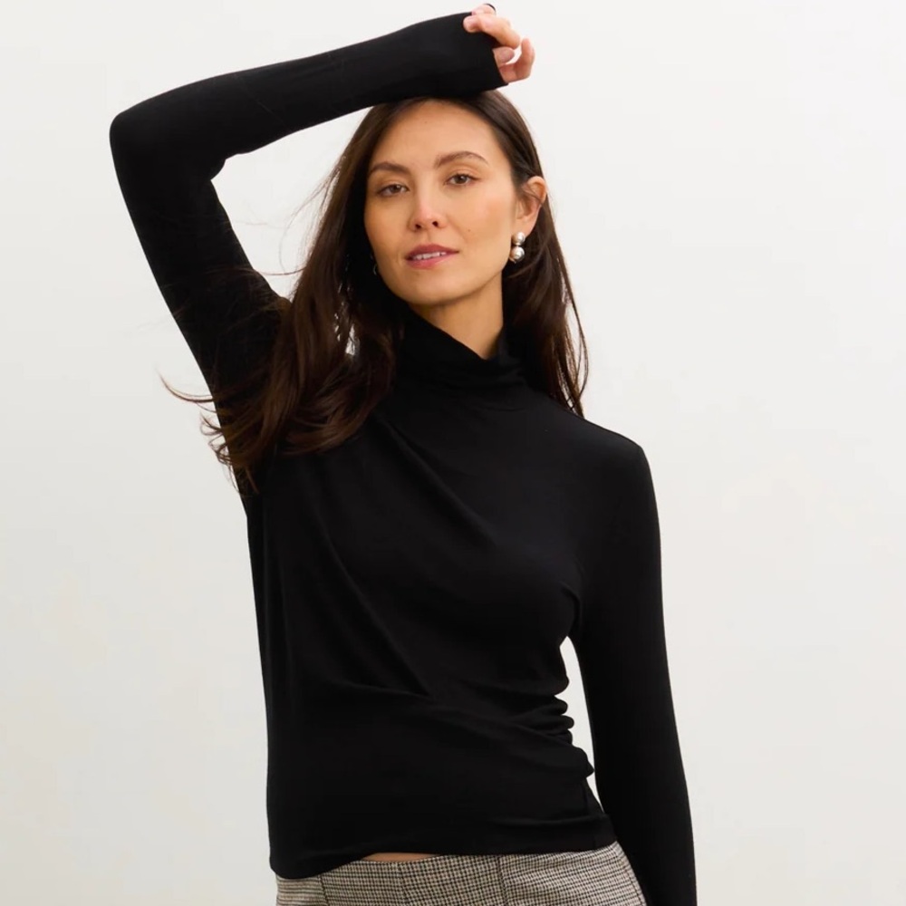 Hatch The Softest Turtleneck – Black – Size 4